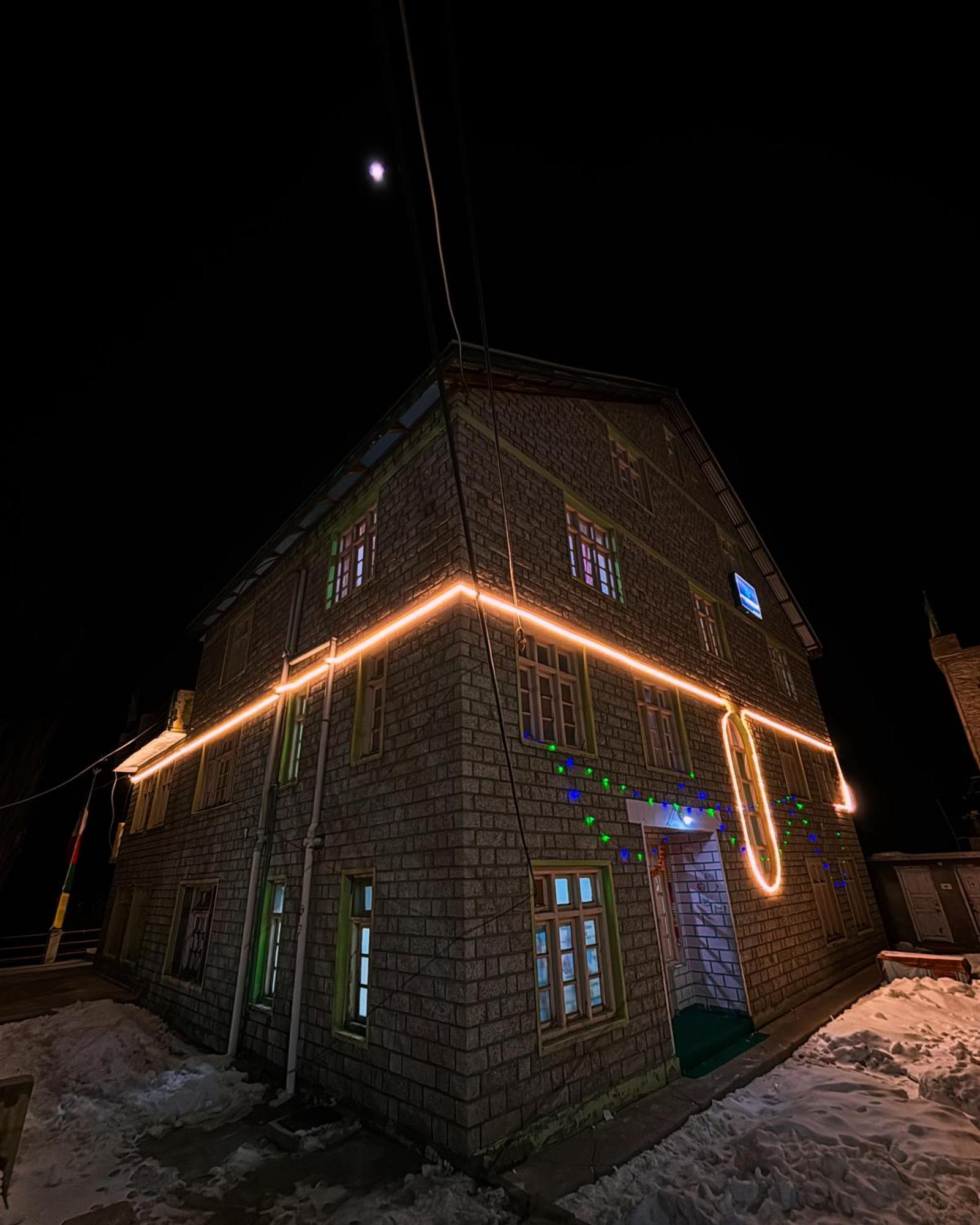 Snowflake Homestay Gondhla Exteriér fotografie